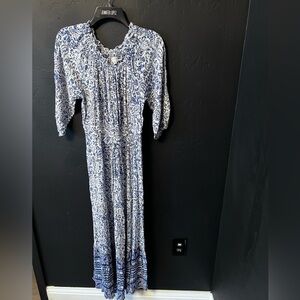 Chelsea Taylor Medium Coastal Boho Maxi
Dress Blue White Paisley Print like New